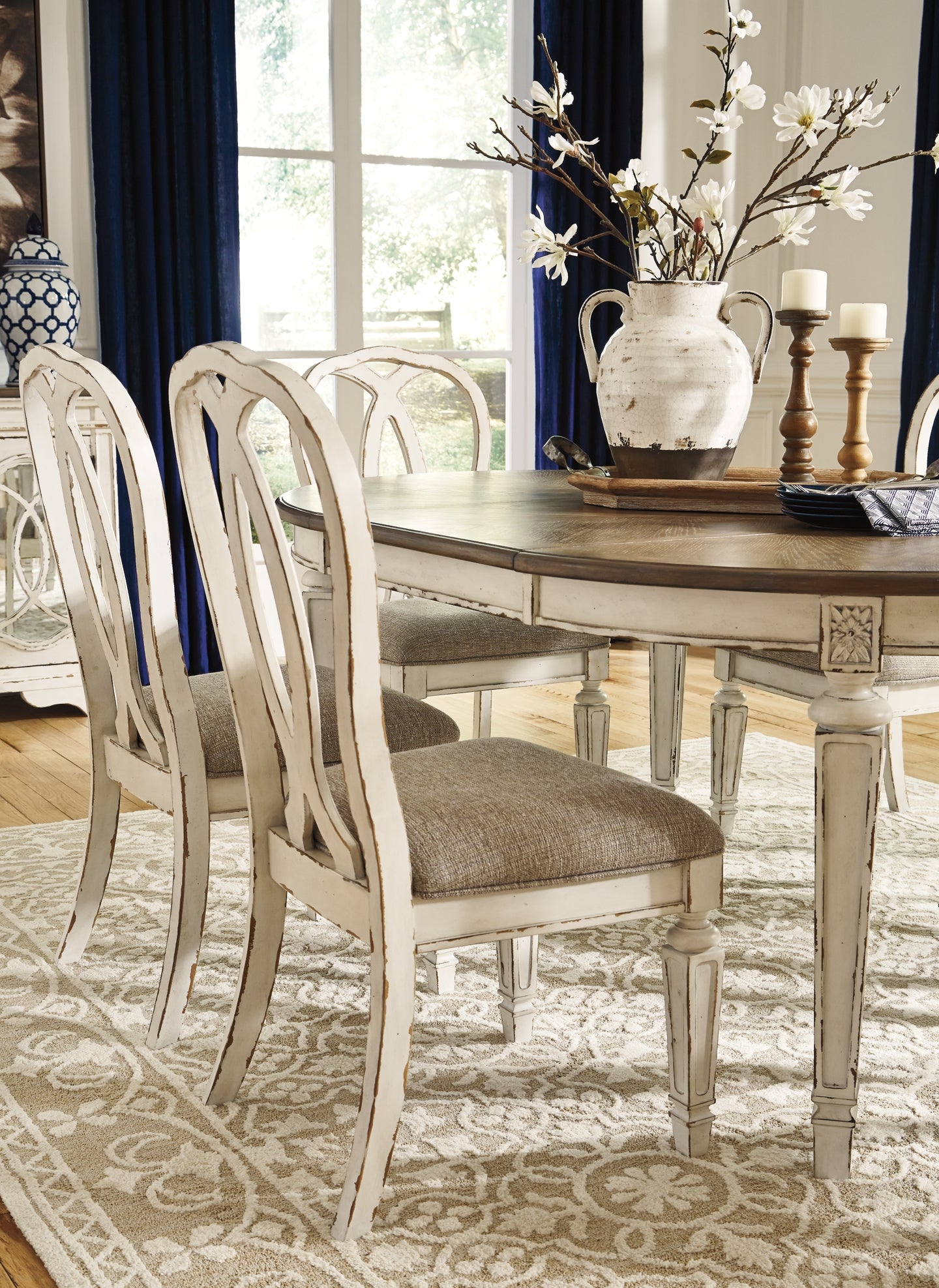 Realyn Dining UPH Side Chair (2/CN)