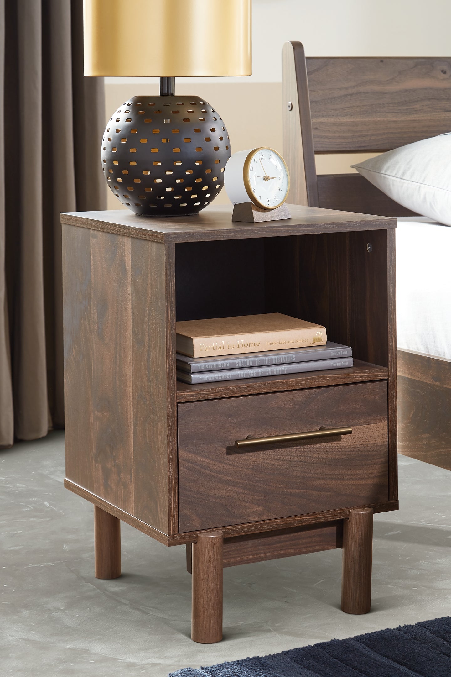 Calverson One Drawer Night Stand