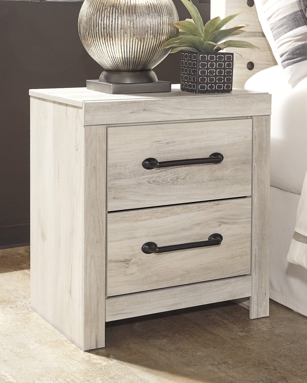 Cambeck Queen Panel Bed with Mirrored Dresser and Nightstand