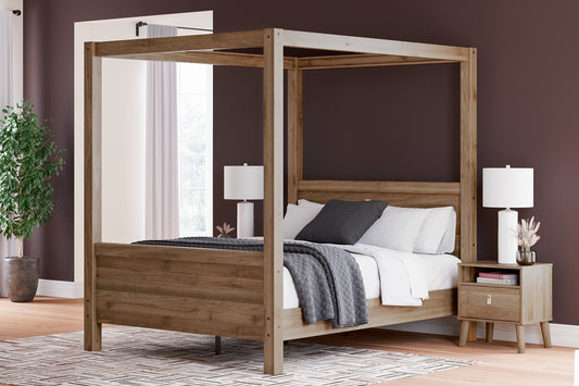 Aprilyn  Canopy Bed