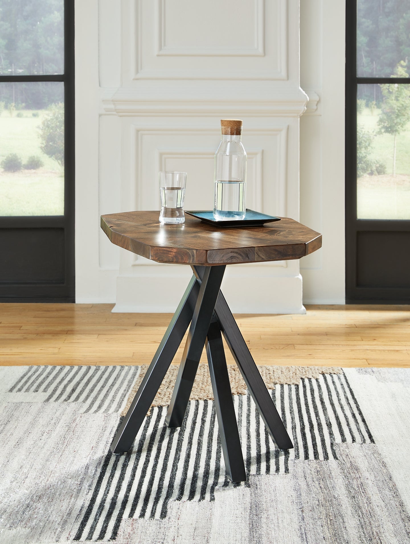 Haileeton Coffee Table with 1 End Table