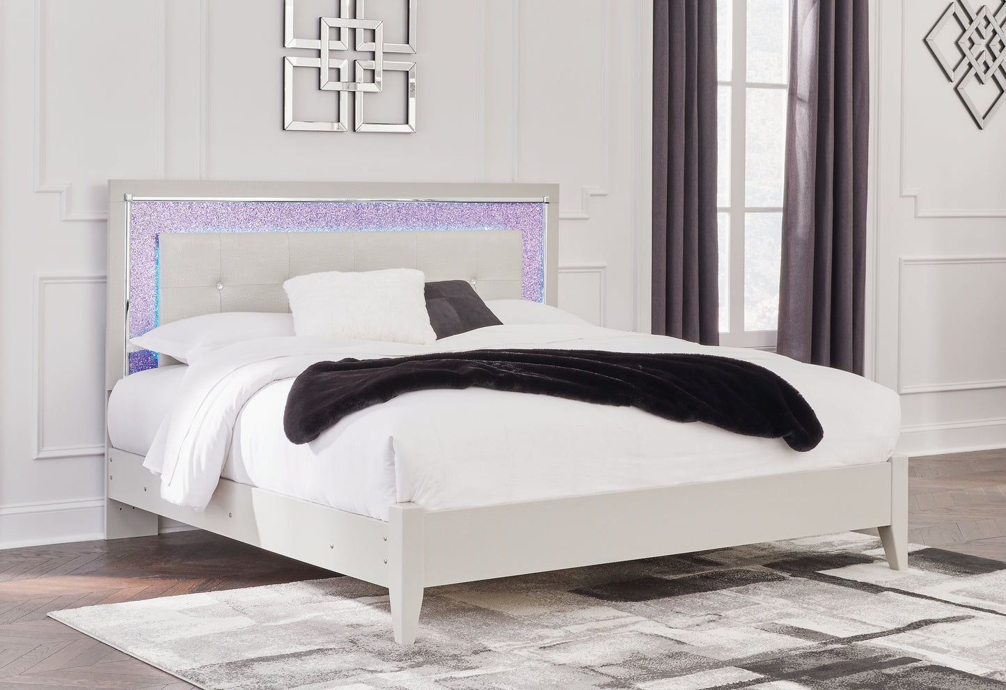 Zyniden Queen Upholstered Panel Bed