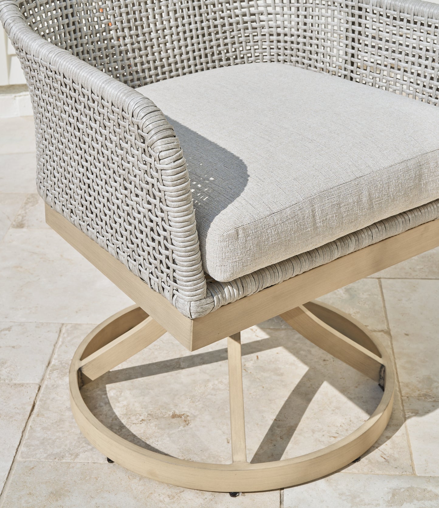 Seton Creek Outdoor Dining Table and 4 Chairs